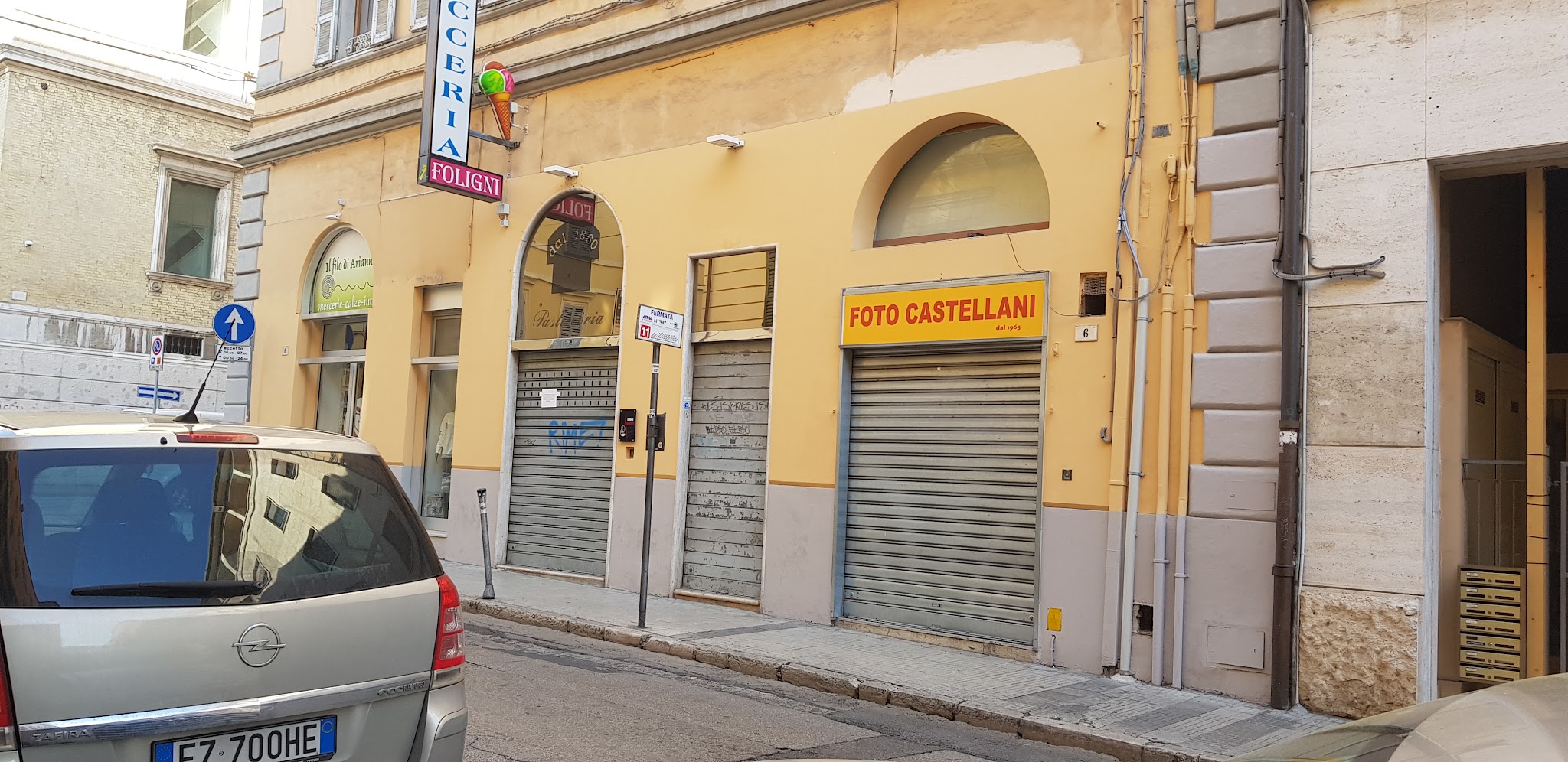 Facciata di Foto Castellani in Via Marsala ad Ancona